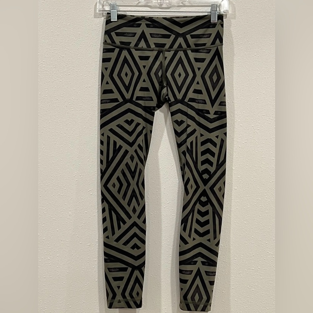 Lululemon  Wunder Under Pant Luxtreme Chevron Shuffle Fatigue Greene Black 4